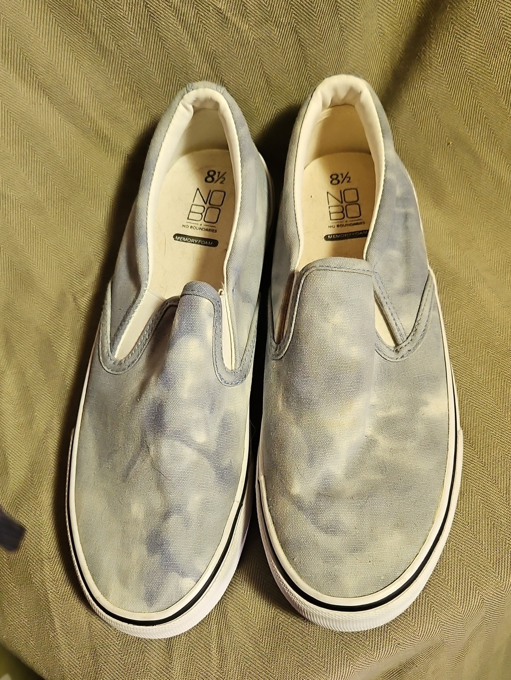 No Boundaries Men's Light Blue Tie-Dye Slip-On Canvas Shoes